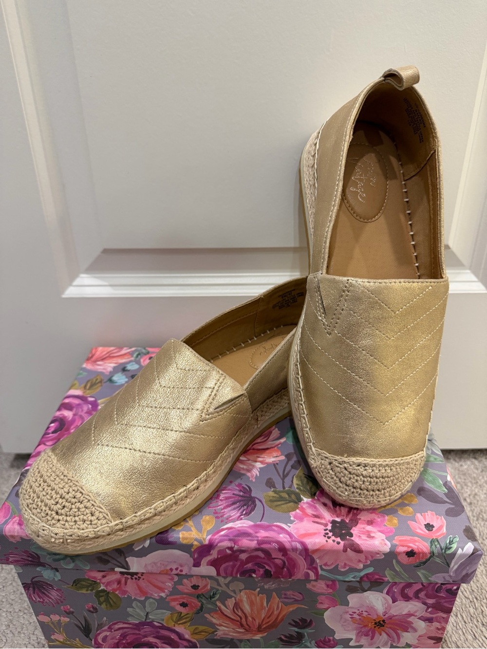 Crown Vintage Cadenne Gold Leather Espadrille Loafers Size 9M